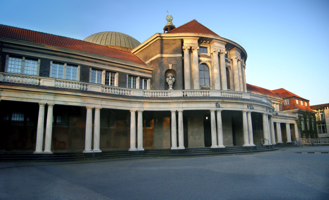 Universit&auml;tshauptgeb&auml;ude
