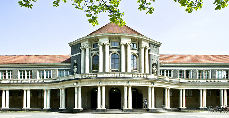 Hauptgeb&auml;ude der Universit&auml;t Hamburg, Edmund-Siemers-Allee 1