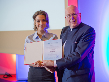 Iva Simeonova, Studentin derRechtswissenschaften, erhielt den Preis des DAAD (Deutscher Akademischer Austauschdienst). Foto: Michael Zapf