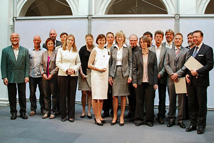 Insgesamt 17 Wissenschaftlerinnen und Wissenschaftler aus sechs Hochschulen zeichnete Wissenschaftssenatorin Dr. Dorothee Stapelfeldt mit dem Hamburger Lehrpreis aus. Foto: BWF/Drexelius