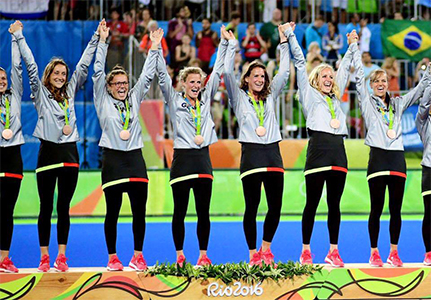 Bronze für die Hockey-Mannschaft der Frauen in Rio! Zwei der Spielerinnen (Anne Schröder und Jana Teschke) studieren an der Universität Hamburg. Foto: Olympiastützpunkt Hamburg-Schleswig-Holstein