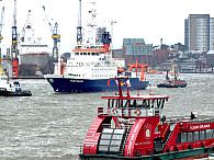 Einfahrt des FS METEOR in den Hamburger Hafen am 18. Juni 2010, Foto: N. Verch