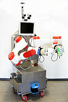 Bald soll er selbstständig lernen: Roboter ‚Taser‘ (TAMS Service Robot) wird im RACE-Projekt mit neuer Programmierung ausgestattet. Foto: UHH/TAMS