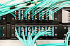 Nahaufnahme auf Glasfasern des Hochleistungsnetzwerks im Serverraum des RRZ, Foto: UHH, RRZ/MCC, Arvid Mentz