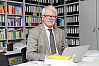 Prof. Dr. Hans-Heinrich Trute ist Professor für Öffentliches Recht, Medien- und Telekommunikationsrecht. Foto: UHH/Sukhina