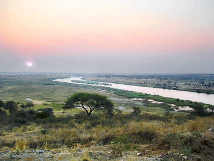 Der Fluss Okavango fließt durch die südafrikanischen Länder Angola, Namibia und Botsuana, Foto: UHH/Schnegg