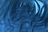 Detailansicht von innen. Zu erkennen sind die Spurrillen der Karren, mit denen das goldführende Gestein aus dem Berg transportiert wurde. Die Breite zwischen den Rädern betrug  1,30 m.