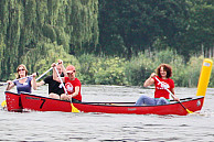 Ausnahmsweise ging es mit Kanus auf die Strecke, die Teilnehmerinnen und Teilnehmer gaben dennoch alles. Foto: Hochschulsport Hamburg
