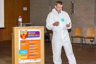 Prof. Dr. Klaus Püschel referierte zum Thema Wie überführt man Verbrecher?. Foto: UHH, RRZ/MCC, Arvid Mentz