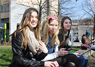 Im Angebot „Wie werde ich Klimaforscherin“, was das Exzellenzcluster CliSAP zusammen mit der Initiative Arbeiterkind.de und der Stabsstelle Gleichstellung initiiere, schnupperten die Mädchen Campusluft. Foto: UHH/Ramforth