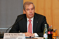Prof. Dr.-Ing. Edwin Kreuzer war als Vorsitzender der Landesrektoreauf dem vertreten, Foto: UHH, RRZ/MCC, Arvid Mentz