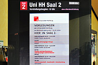 Wo sonst der aktuelle Film beworben wird, werden nun die Lehrveranstaltungen der Uni angezeigt, Foto: UHH/Schelll