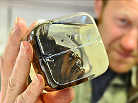 Ein Exemplar des Tief­see-​Ang­ler­fi­schs, das in den Netzen der METEOR gefangen wurde, Foto: UHH/Schell