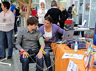 Auf der Gesundheitsstraße finden sich verschiedene Stationen, die Aufschluss über den eigenen Gesundheitszustand geben. Foto: UHH