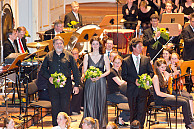 Die Solisten des Abends wurden gefeiert. Foto: UHH, RRZ/MCC, Arvid Mentz