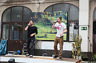 Sie rappten den Pferdestall op Platt:  BLOWN und MADDIN. Foto: UHH/Sukhina