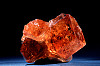 Hessonit-Granat von der Jeffrey Mine, Quebec, Kanada, Bildbreite 3 cm, Foto: Karl-Christian Lyncker, Hamburg