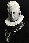 Ernst Cassirer 1929/30 als Rektor der Universität Hamburg mit Amtskette. Foto: UHH/Archiv