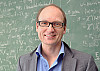 Prof. Dr. Bernd Sie­bert ist Spre­cher des neuen Gra­du­ier­ten­kol­legs, Foto: UHH/Schell 