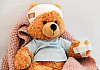Gut versorgt: In der Teddybärenklinik werden Kuscheltiere behandelt und Kinder von ihrer Angst vor dem Arztbesuch kuriert. Foto: UHH/Priebe