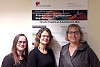 Startschuss für das Verbundprojekt: Nicole Deci, Danièle Wittkopf und Dr. Christine Busch (v.l.n.r.) arbeiten seit 1. Juli 2016 an der Entwicklung und Erprobung von Präventions- und Weiterbildungsangeboten. Foto: UHH/Busch